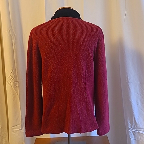 Willow sweater, med/large, raspberry with black trim - Picture 2 of 4